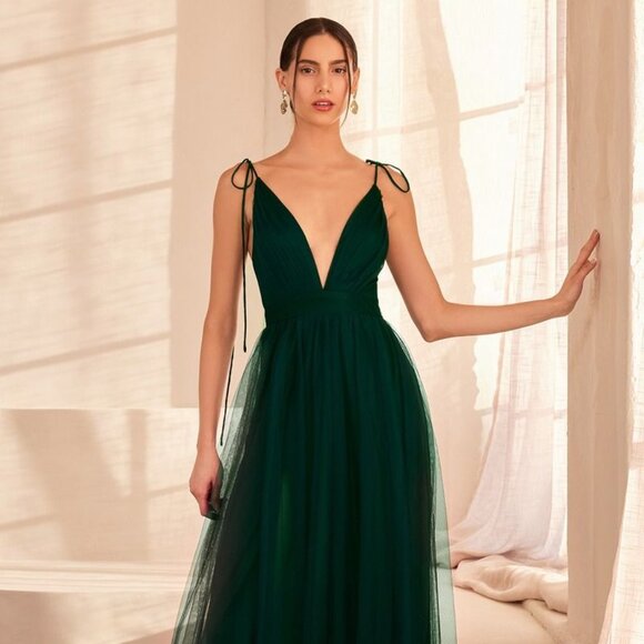 New A-Line Sleeveless Wedding Dress w/ Plunging Neck & Double Slit CD SE005 - Picture 1 of 6